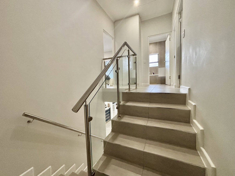 3 Bedroom Property for Sale in Sandown Western Cape